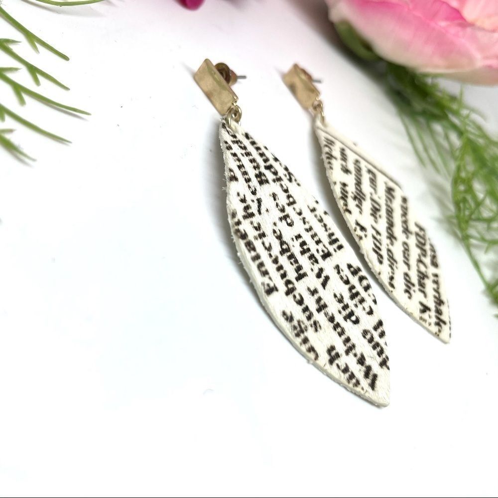 NEW⚜️REAL LEATHER & Fur Script Pattern Dangly Earrings - Picture 5 of 7